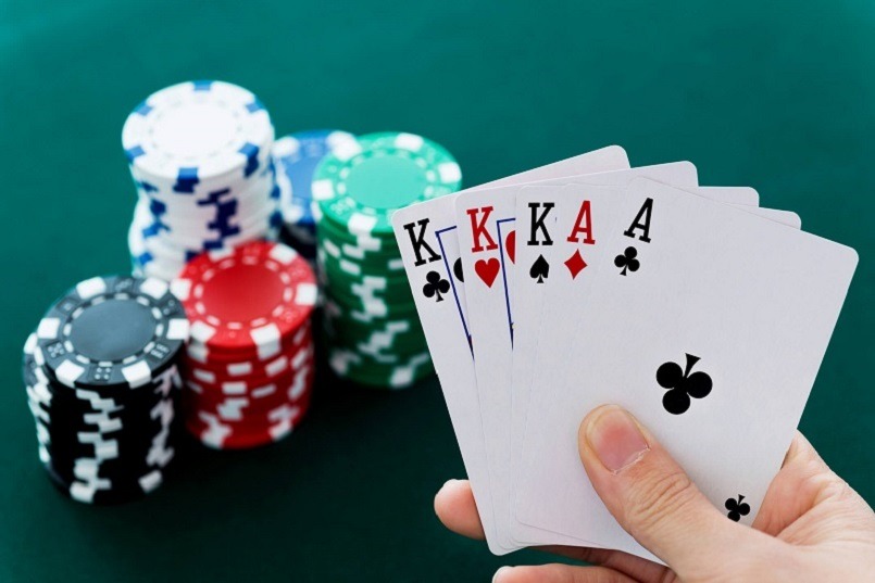Khái niệm tay bài Poker là gì